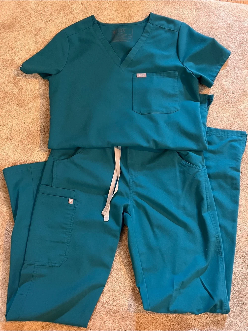 FIGS Women’s Teal Scrub Top and Bottom